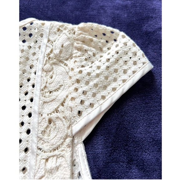 Bebe Beige Cap Sleeves Semi Sheer Crochet Top XS - Picture 6 of 10